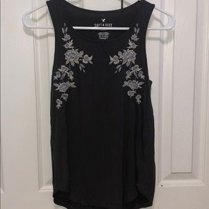 Women’s scoop neck tank-top